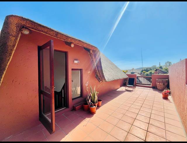 2 BEDROOM APARTMENT RENTED IN SUNNINGHILL